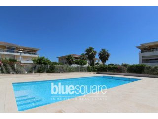 42 sq m 1 bed apartment in a recent..