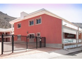 Apartment with Two Bedrooms in El..