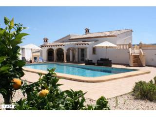 5 Bedrooms - Villa - Alicante - For Sale