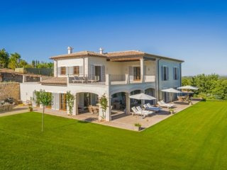 Luxury Country Estate With Panoramic..
