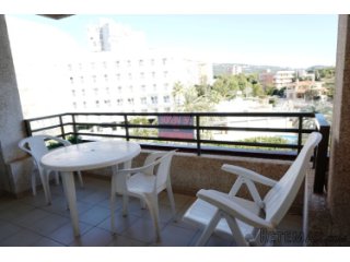 This apartment of 59 sqm on the 1st floor consist of a..
