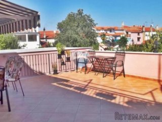POREČ-kuća u centru sa p.prostorom, terasom i dvorištem