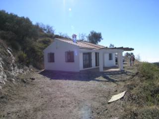 Villa for Sale in Arenas 179.000 €