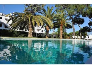 A 3 bedroom apartment great location in..