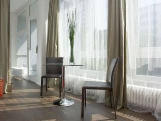 Top Studio Apartment near Zoologischer..