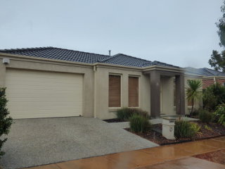 Charming 3 Bedroom Home in Quiet Court..