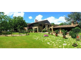 7 bedroom Villa For Sale: Cortona