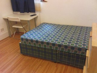 Single with double bed near Turnpike..