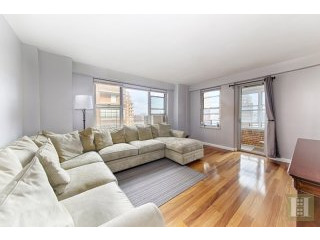 2 bedroom Apartment For Sale: 575 GRAND..