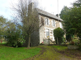 Neat Country House with 1.7 Hectares