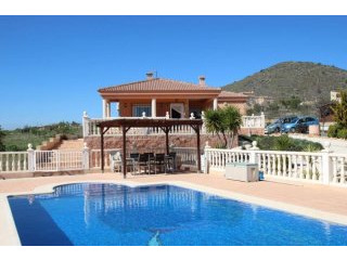 Amazing views large 10M pool and close..