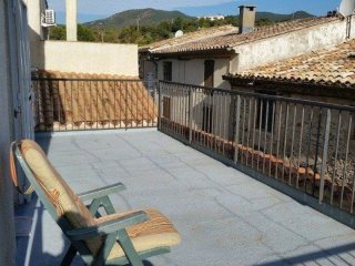 Comfortable House, 3 Bedrooms, Garage..