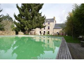6 bedroom House For Sale: 56400 BRECH