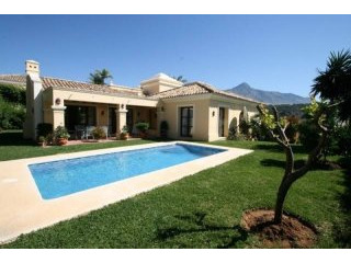 HM2765 - Villa For sale in Bellevue..