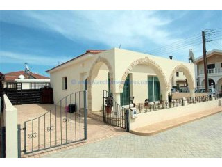 House Bungalow - For Sale - 2 Bedrooms