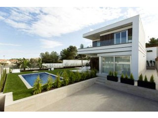 3 Bedroom 4 Bathroom Villa In..
