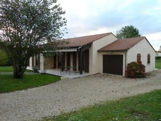 4 bedroom House For Sale: 79230 AUX..