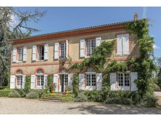7 Bedroom Country House For Sale