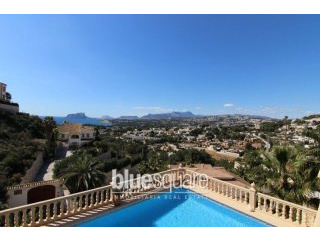 Elegant superior detached 3 bedrooms..
