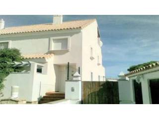 Town House - Fully furnished townhouse..