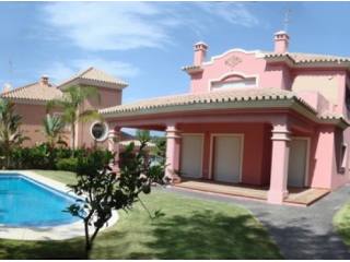 Villa for sale in Guadalmina Alta..