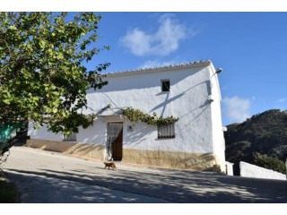 3 bedroom, 1 bathroom Finca/Country..