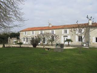 Stunning South Facing Longere In..