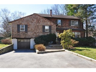 5 bedroom House For Sale: 23 Joyce Road..