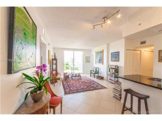 2 bedroom Flat For Sale: 2030 S Douglas..