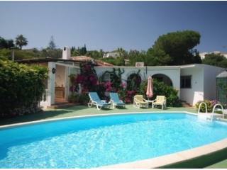 Villa for sale in Artola Baja..