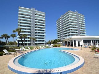 2 bedroom Flat For Sale: 3554 S Ocean..