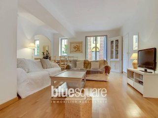 Antibes 3 bedroom apartment in the old..