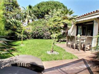 Apartment-villa on the sea front 3..