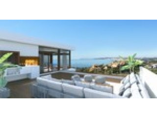 4 Bedrooms - Villa - Malaga - For Sale