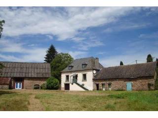 Nr Beaulieu sur Dordogne / Correze. For..