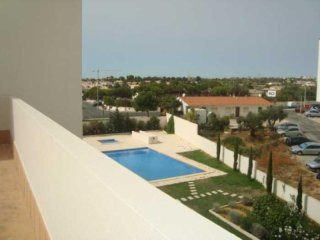3 Bedrooms Flat For Sale - Faro