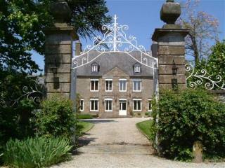 Prestige Chateau, Stunning Grounds