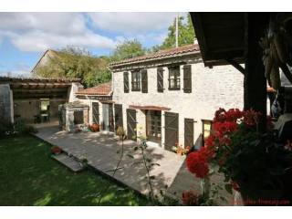 Dordogne / Charente border - For sale :..
