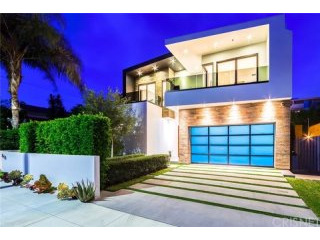 848 N Laurel Avenue | Los Angeles..