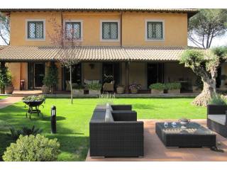 SACROFANO, THE CHARM OF AN OLD FARMHOUSE