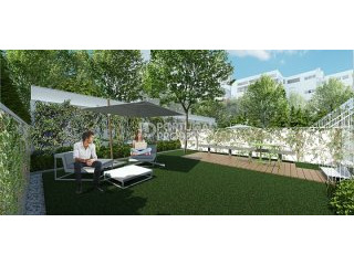 1 Bedroom Apartments with Garden Close..