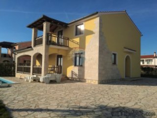 OKOLICA POREČA, KUĆA SA BAZENOM