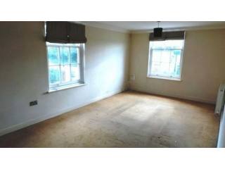 2 Bed Flat/Apartment To Let in..