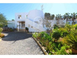 Lovely town house in walking distance..