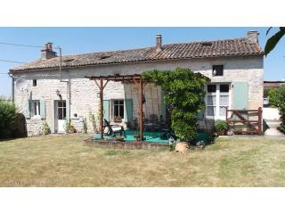 Pretty 3 bed stone property