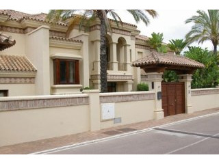 HM3S2658 - Villa For sale in El Paraiso..