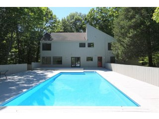 4 bedroom House For Sale: 25 Cross Pond..