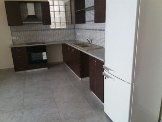 An almost new 2 bed apartment