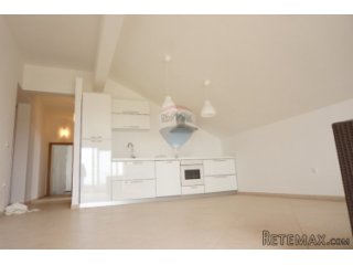 VELIKI NOVI APARTMAN S POGLEDOM NA MORE