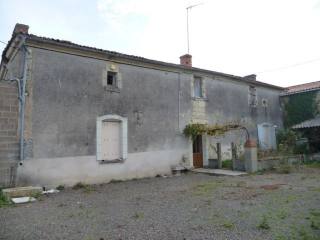 Large Former Farm Complex to Renovate